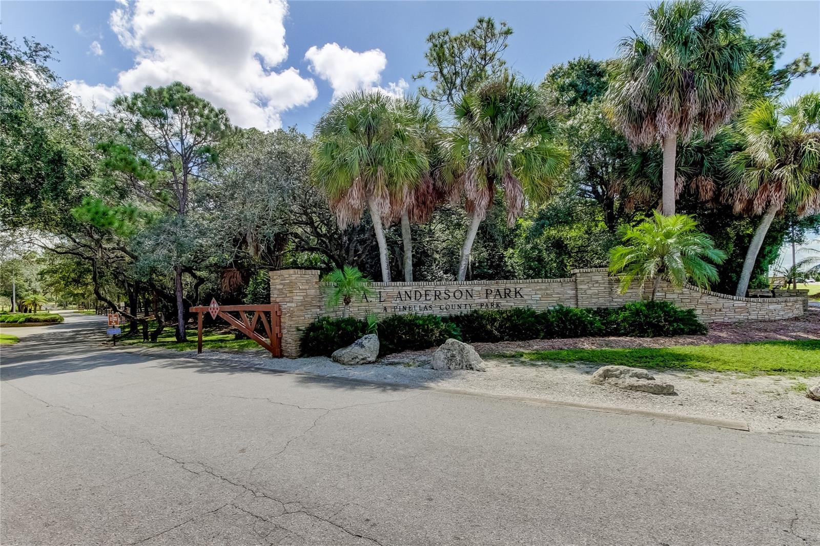 YOUNGS SUB DE LUXE - Land