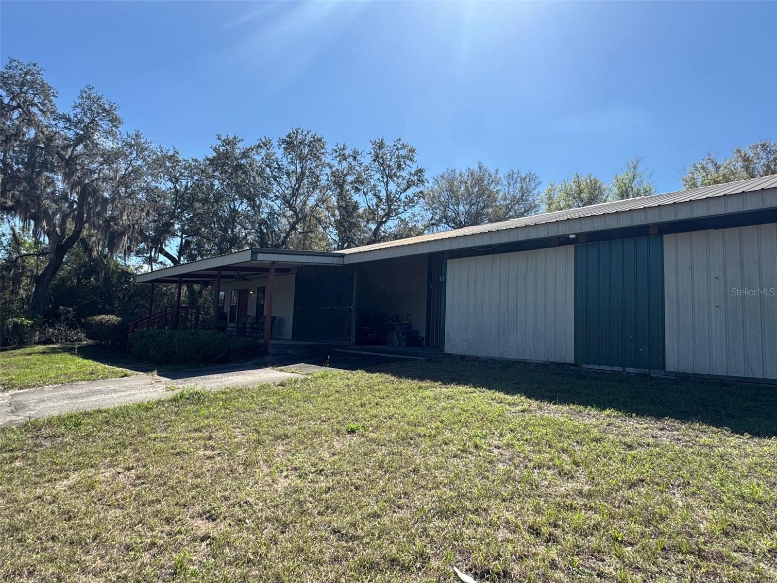 1065 S MASSACHUSETTS AVENUE