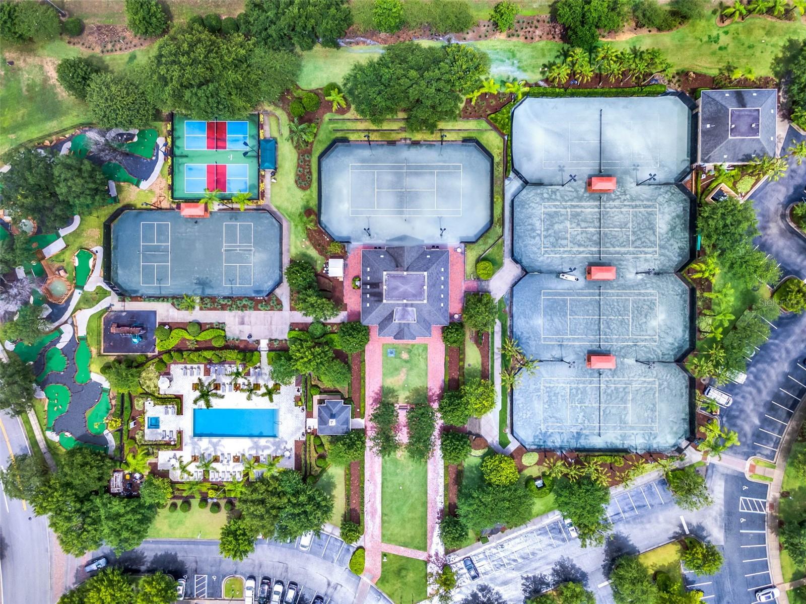 REUNION GRANDE CONDO - Residential