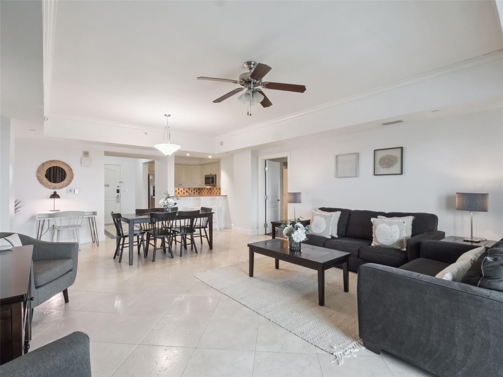 REUNION GRANDE CONDO - Residential