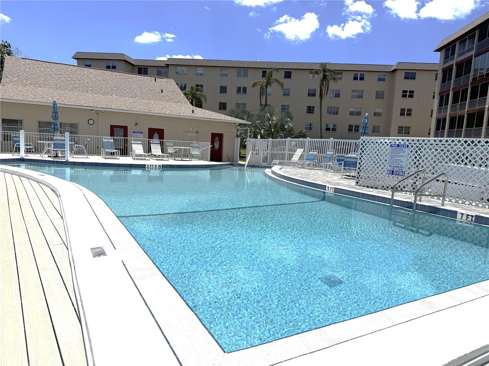 BAYSHORE ON THE LAKE APTS SEC 3 - Residential