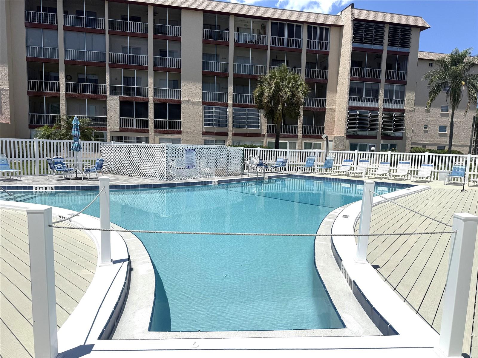 BAYSHORE ON THE LAKE APTS SEC 3 - Residential