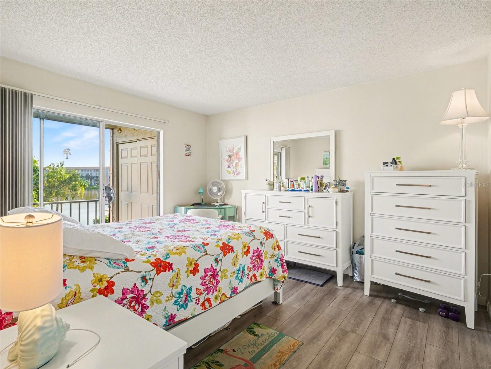 BAYSHORE ON THE LAKE APTS SEC 3 - Residential