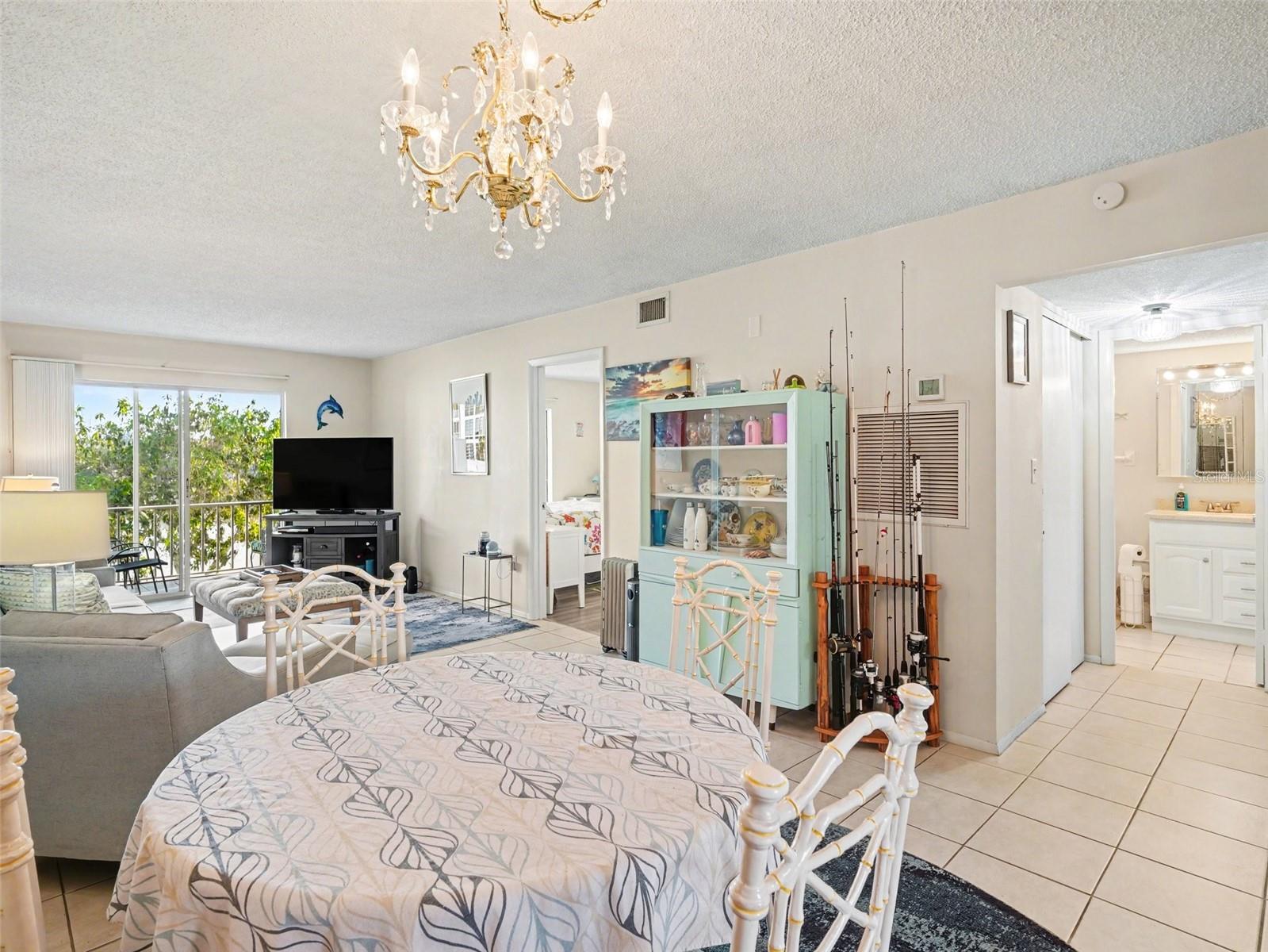 BAYSHORE ON THE LAKE APTS SEC 3 - Residential