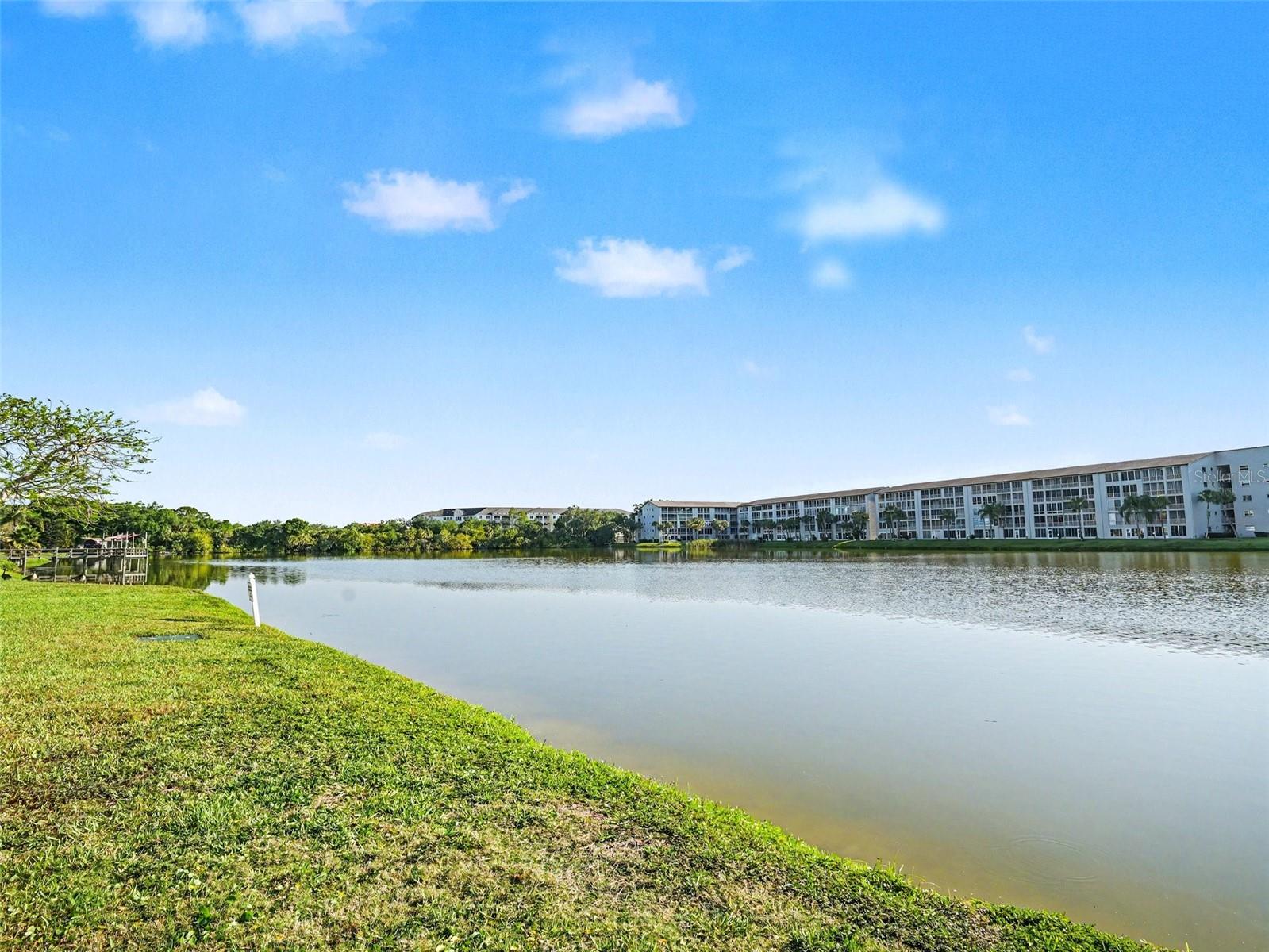 BAYSHORE ON THE LAKE APTS SEC 3 - Residential