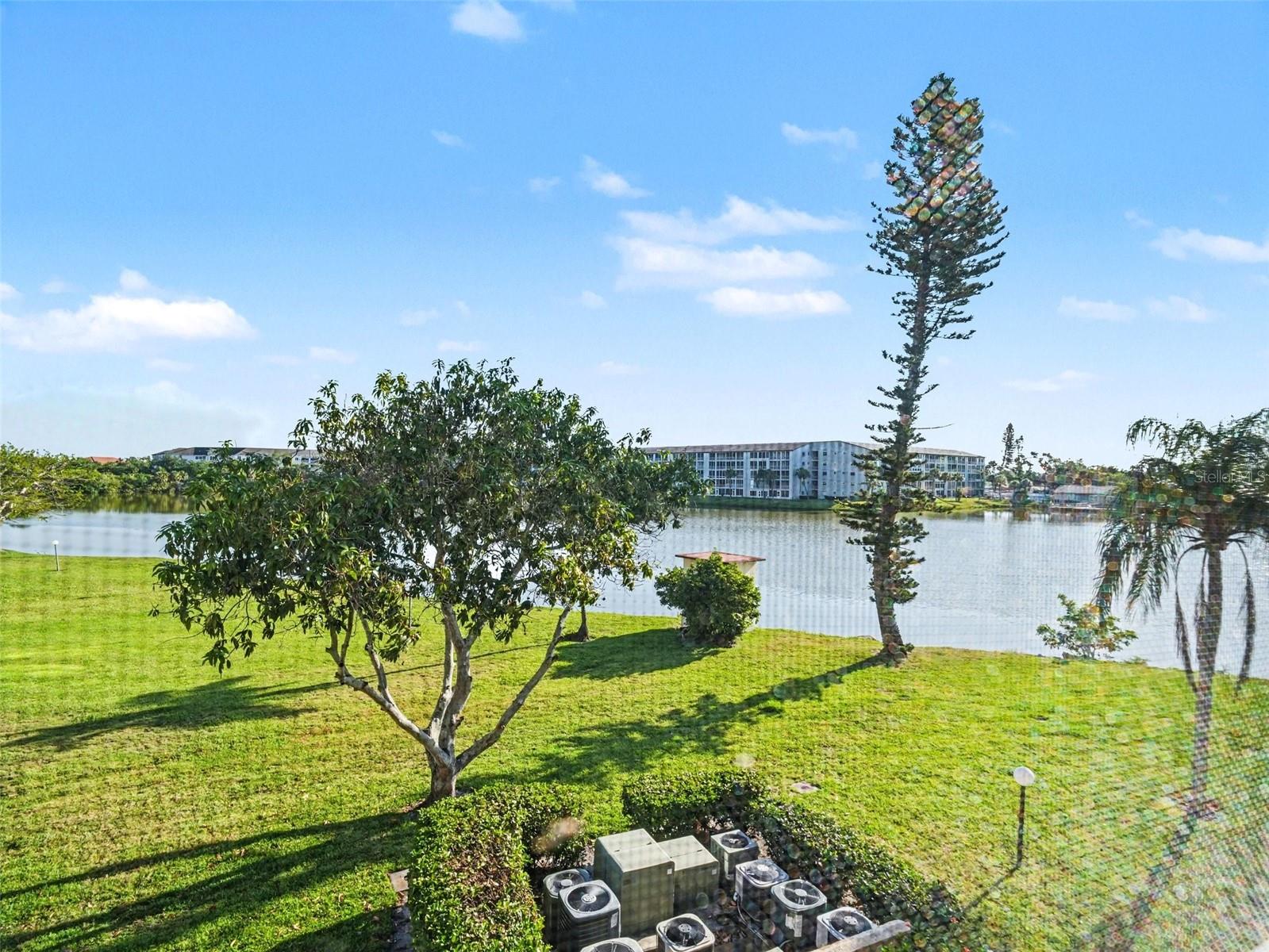 BAYSHORE ON THE LAKE APTS SEC 3 - Residential