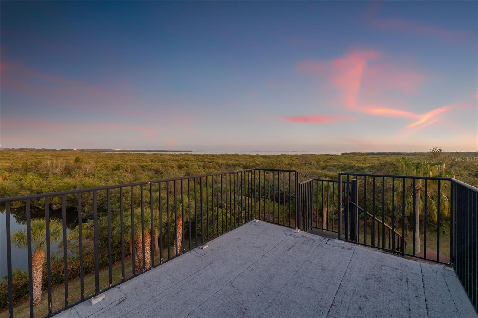 ESTUARY OF MOBBLY BAY - Residential