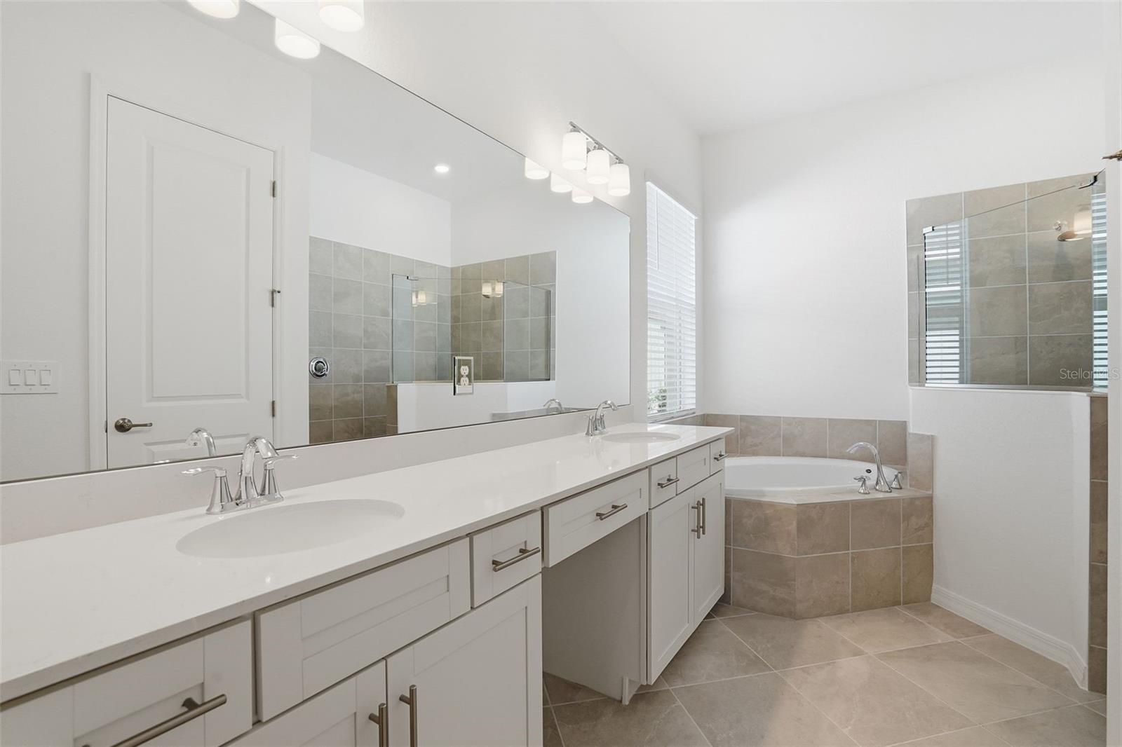 WELLEN PARK GOLF & COUNTRY CLUB - Residential