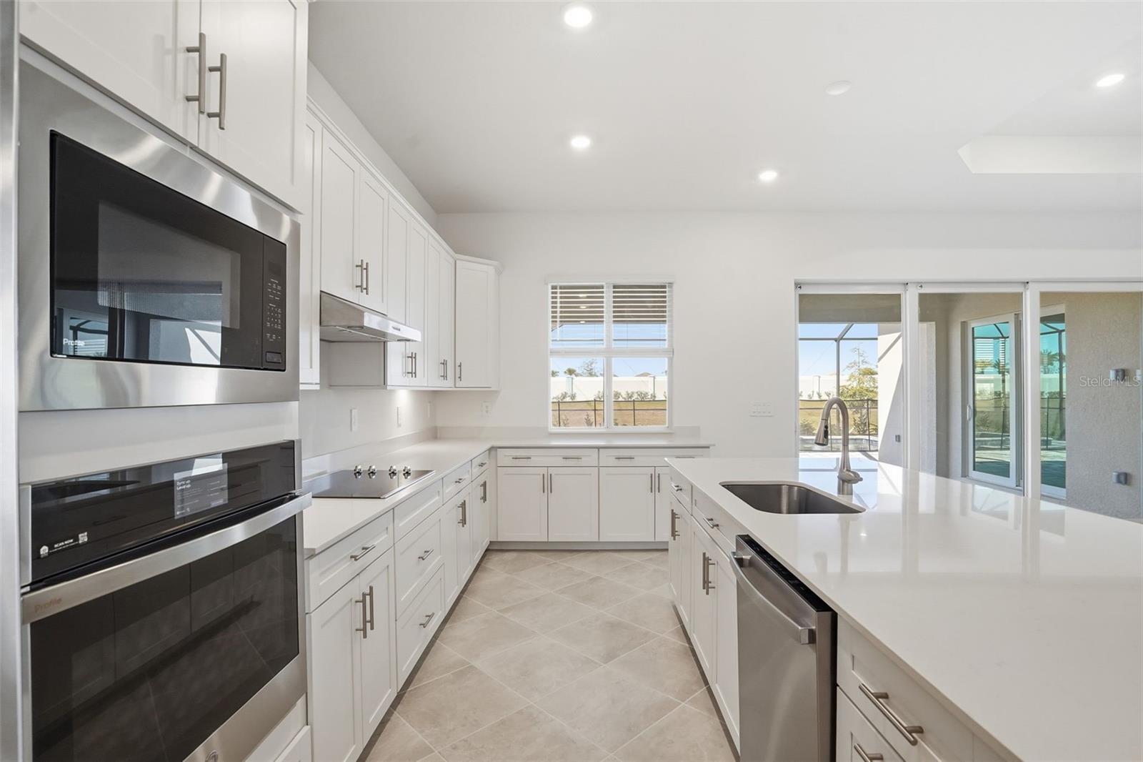 WELLEN PARK GOLF & COUNTRY CLUB - Residential