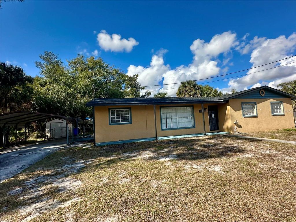 Photo of 820 Martin L King Jr Avenue, Lakeland, FL 33815 (MLS # TB8468246)