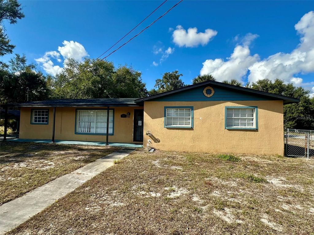 Photo of 820 Martin L King Jr Avenue, Lakeland, FL 33815 (MLS # TB8468246)