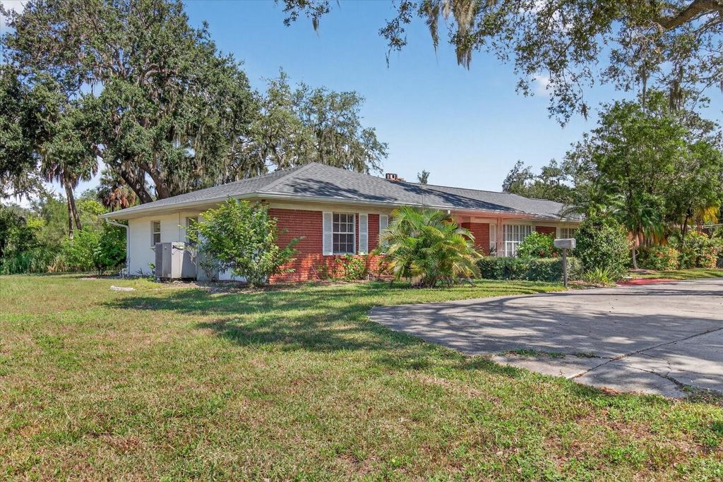 Photo of 506 3rd Avenue SE, Ruskin, FL 33570 (MLS # TB8434049)