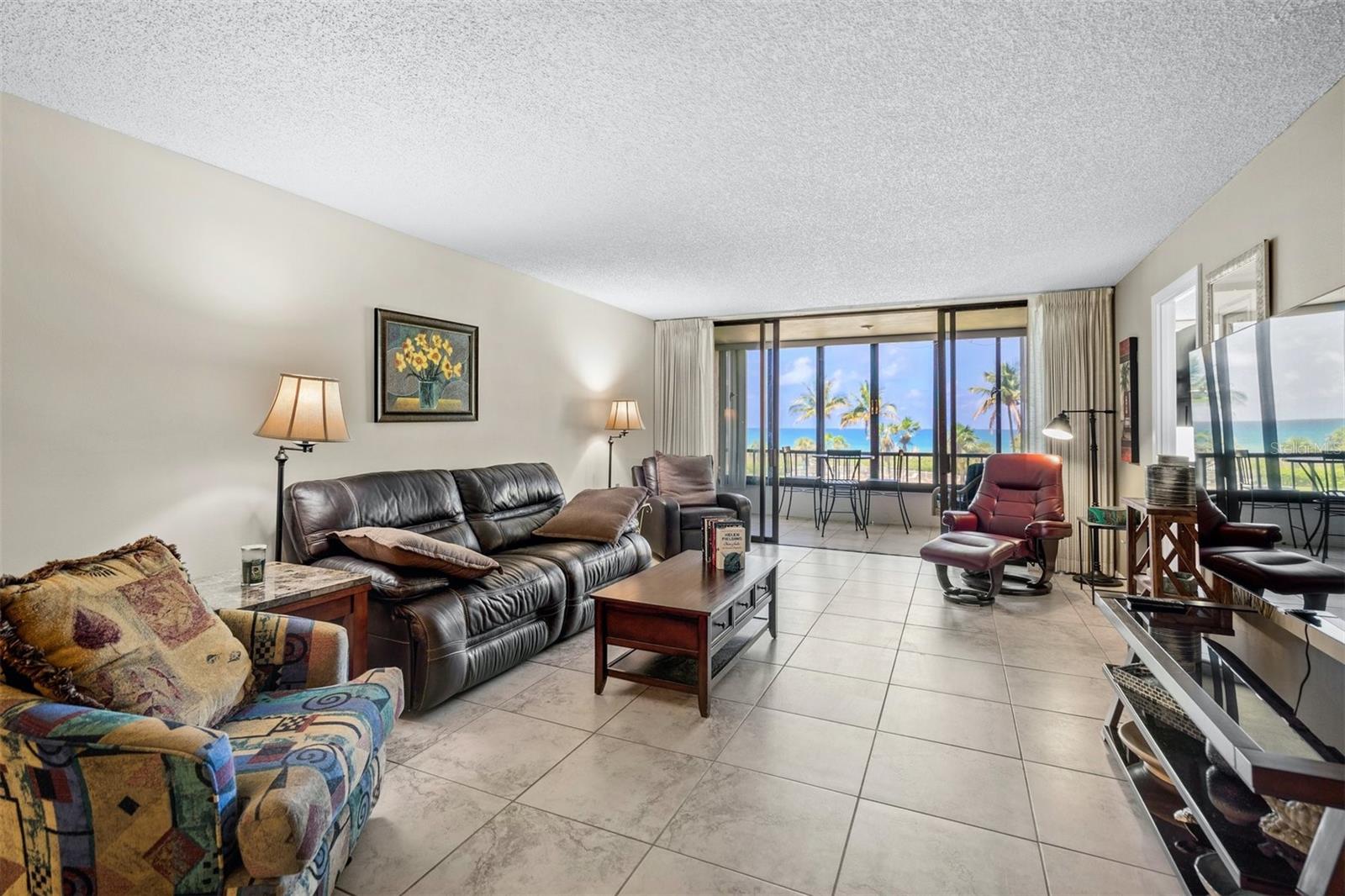 ISLAND REEF I - Residential Lease