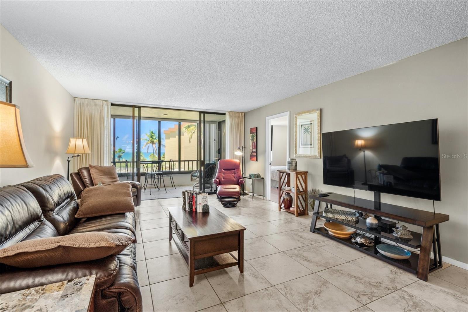 ISLAND REEF I - Residential Lease