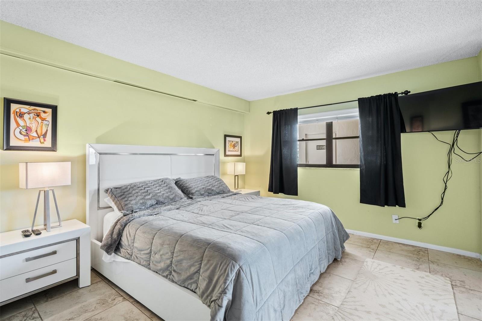 ISLAND REEF I - Residential Lease