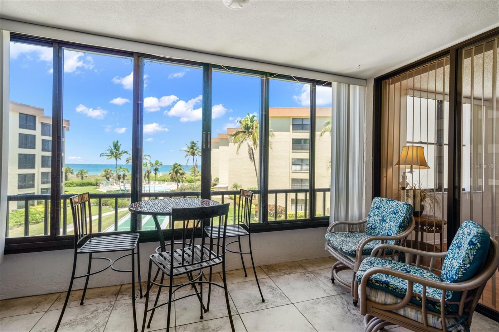 ISLAND REEF I - Residential Lease