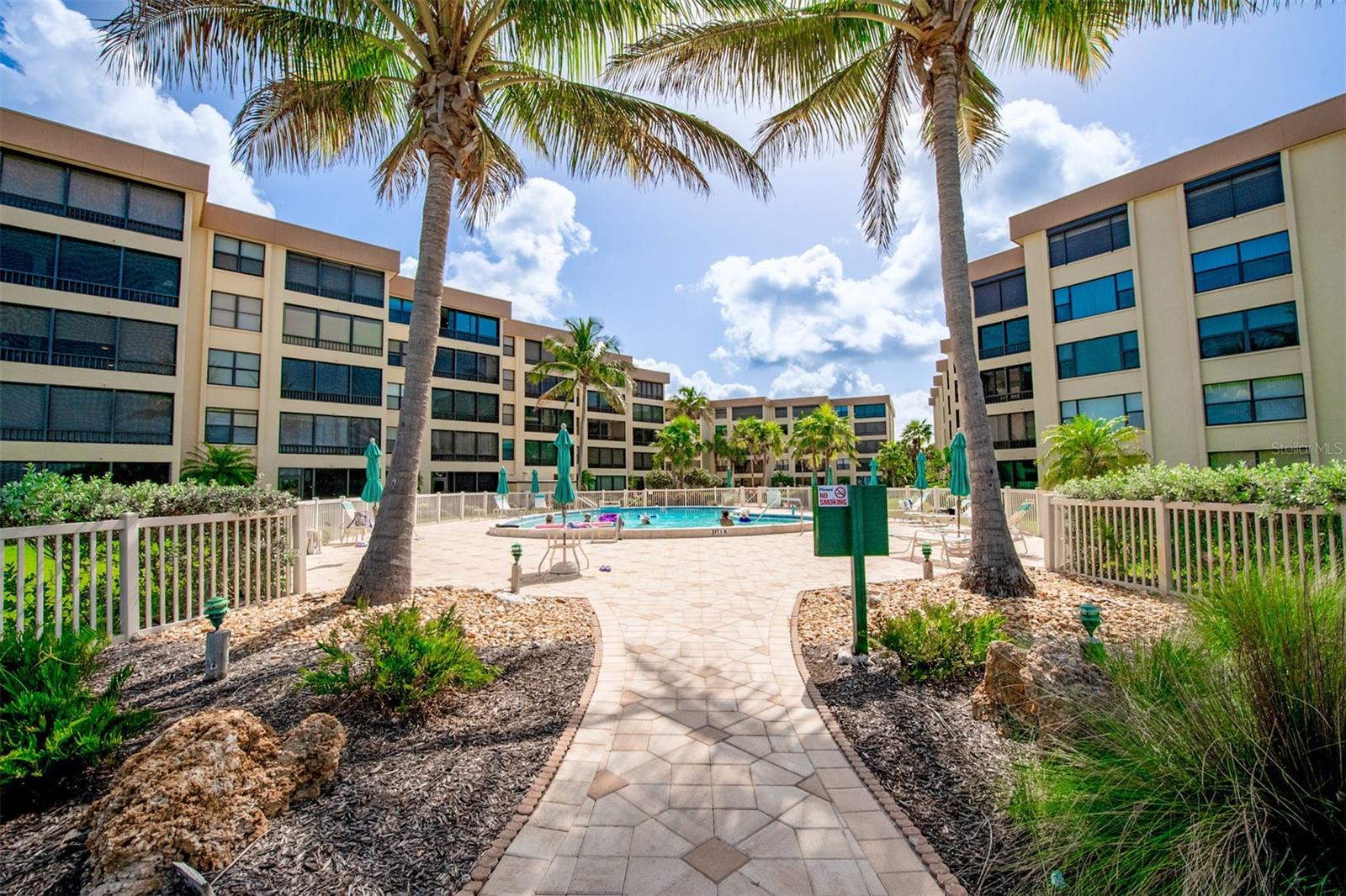 ISLAND REEF I - Residential Lease