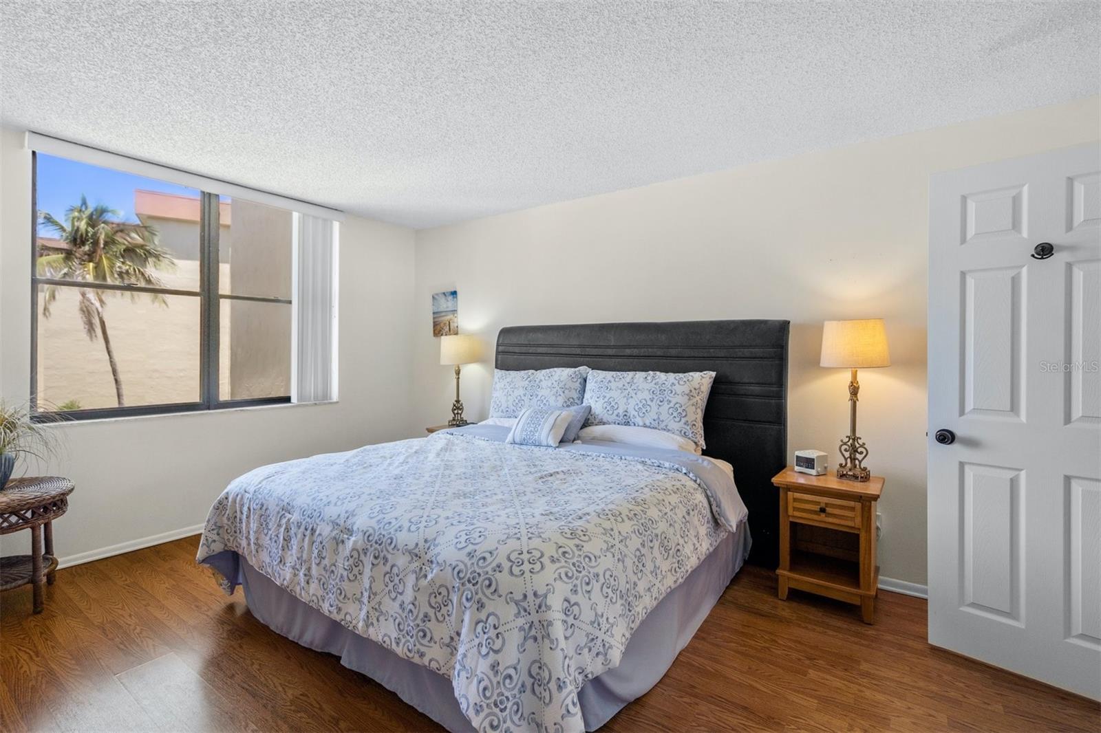 ISLAND REEF I - Residential Lease