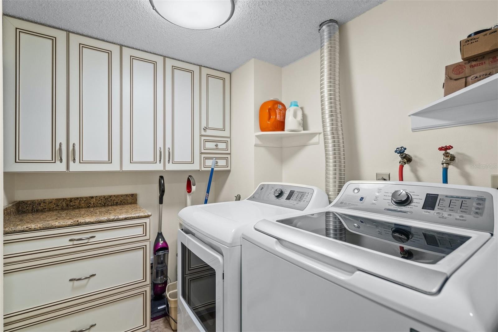 ISLAND REEF I - Residential Lease