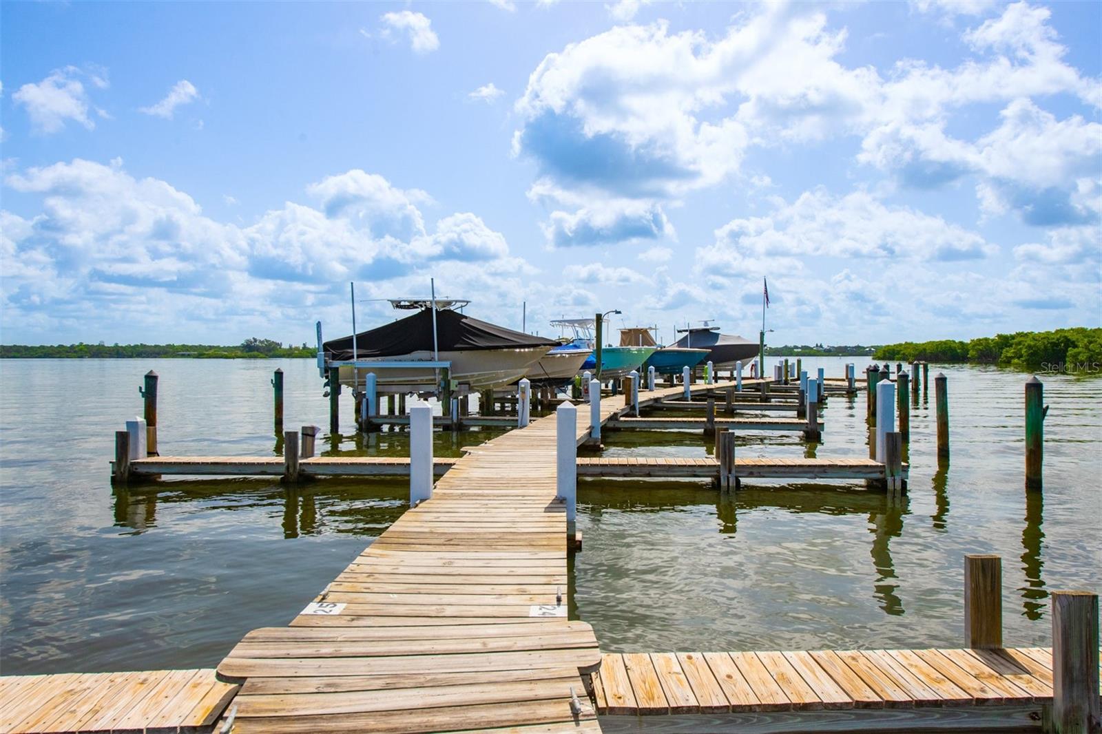 ISLAND REEF I - Residential Lease