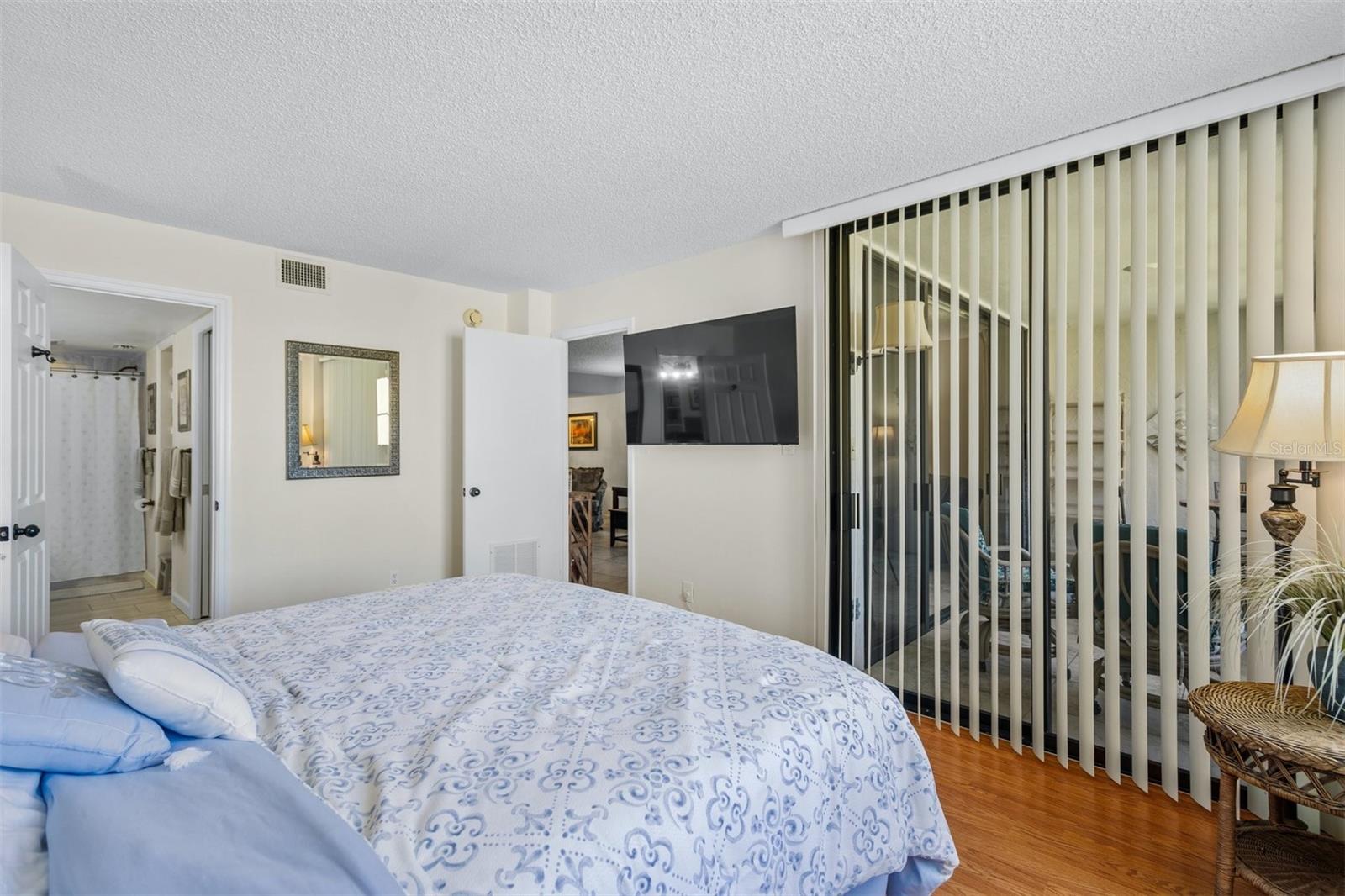 ISLAND REEF I - Residential Lease