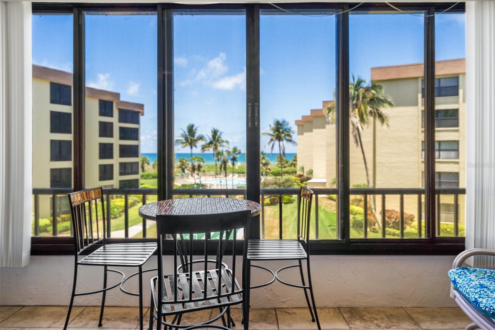 ISLAND REEF I - Residential Lease
