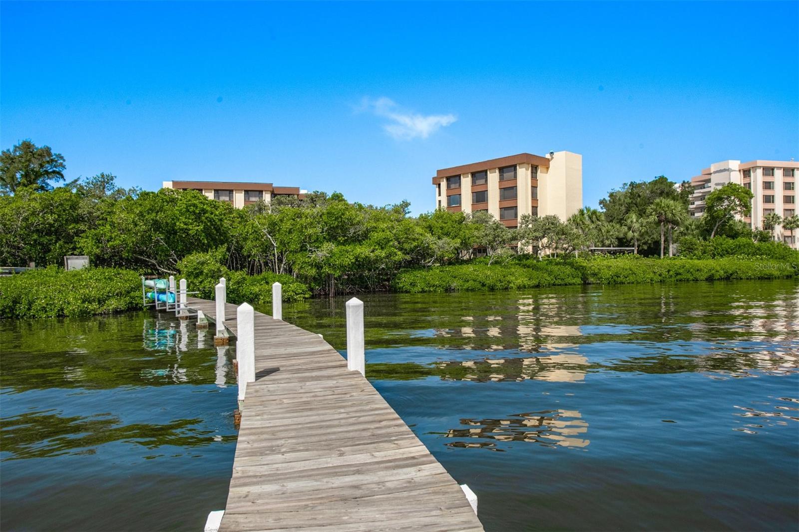 ISLAND REEF I - Residential Lease