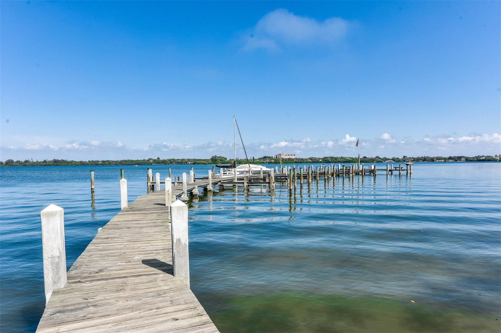 ISLAND REEF I - Residential Lease