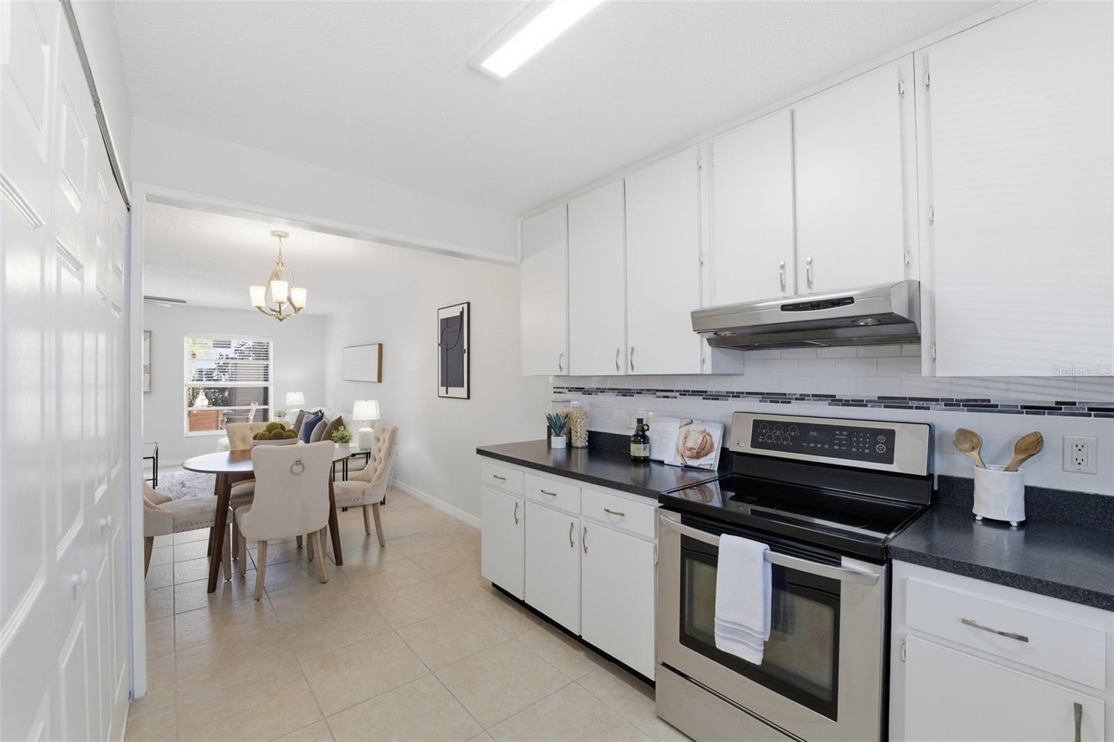 MEDITERRANEAN MANORS - Residential