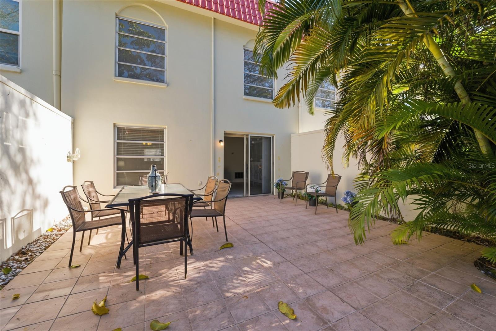 MEDITERRANEAN MANORS - Residential