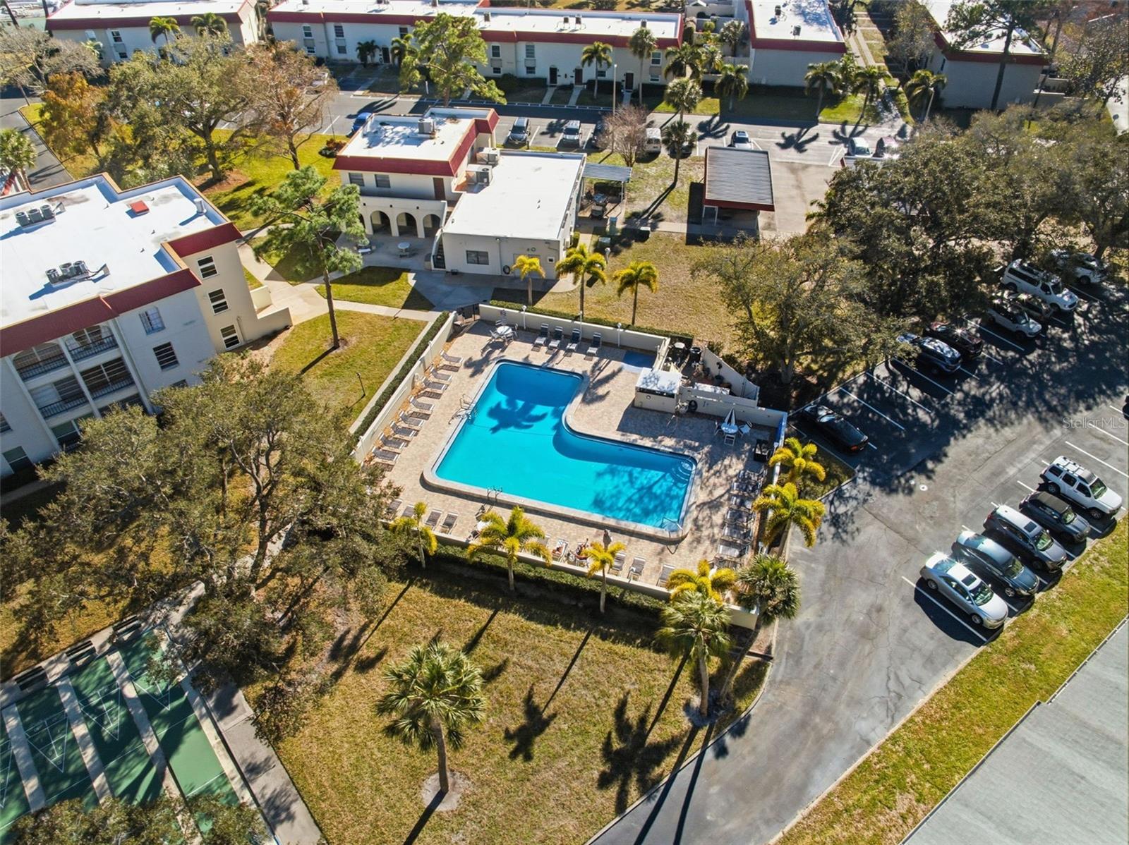 MEDITERRANEAN MANORS - Residential