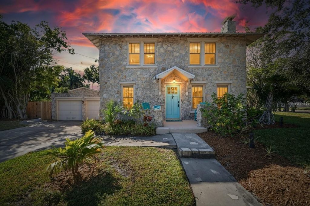 Photo of 1933 3rd Avenue W, Bradenton, FL 34205 (MLS # TB8423147)