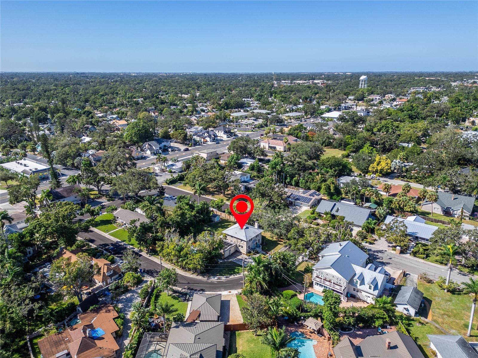 RIVERSIDE COURT - Residential