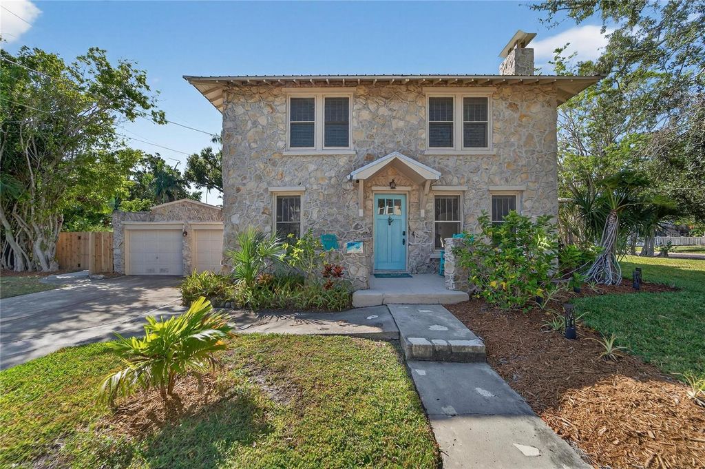 Photo of 1933 3rd Avenue W, Bradenton, FL 34205 (MLS # TB8423147)