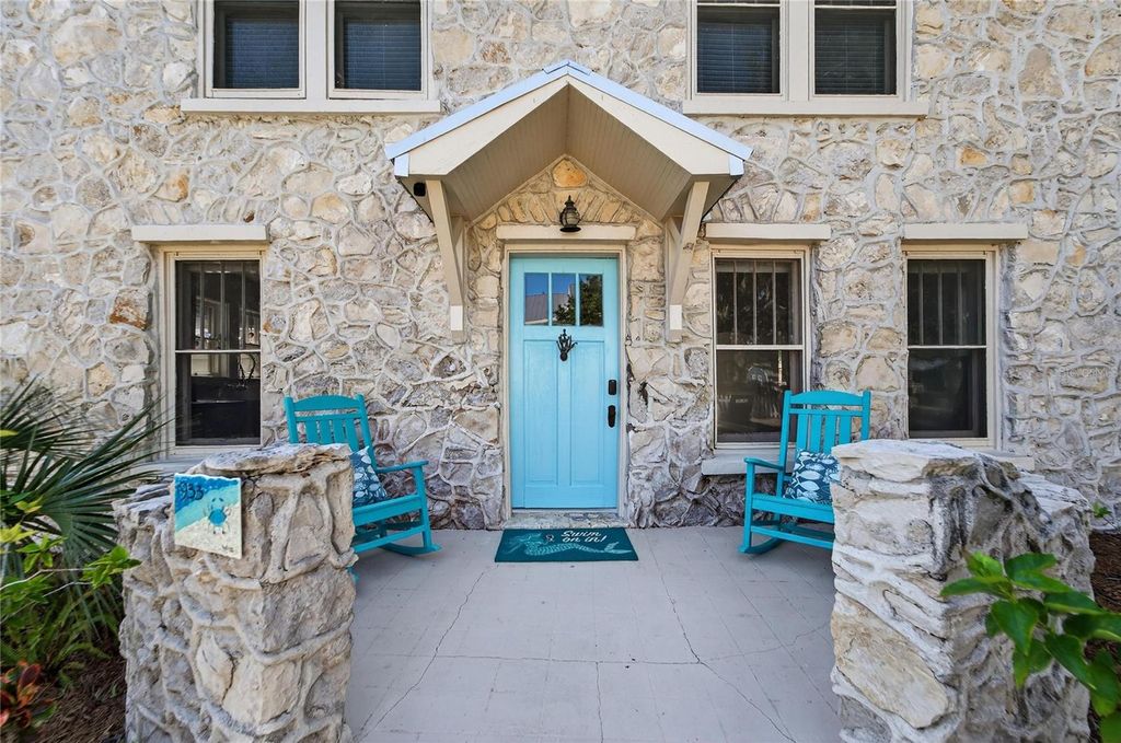 Photo of 1933 3rd Avenue W, Bradenton, FL 34205 (MLS # TB8423147)