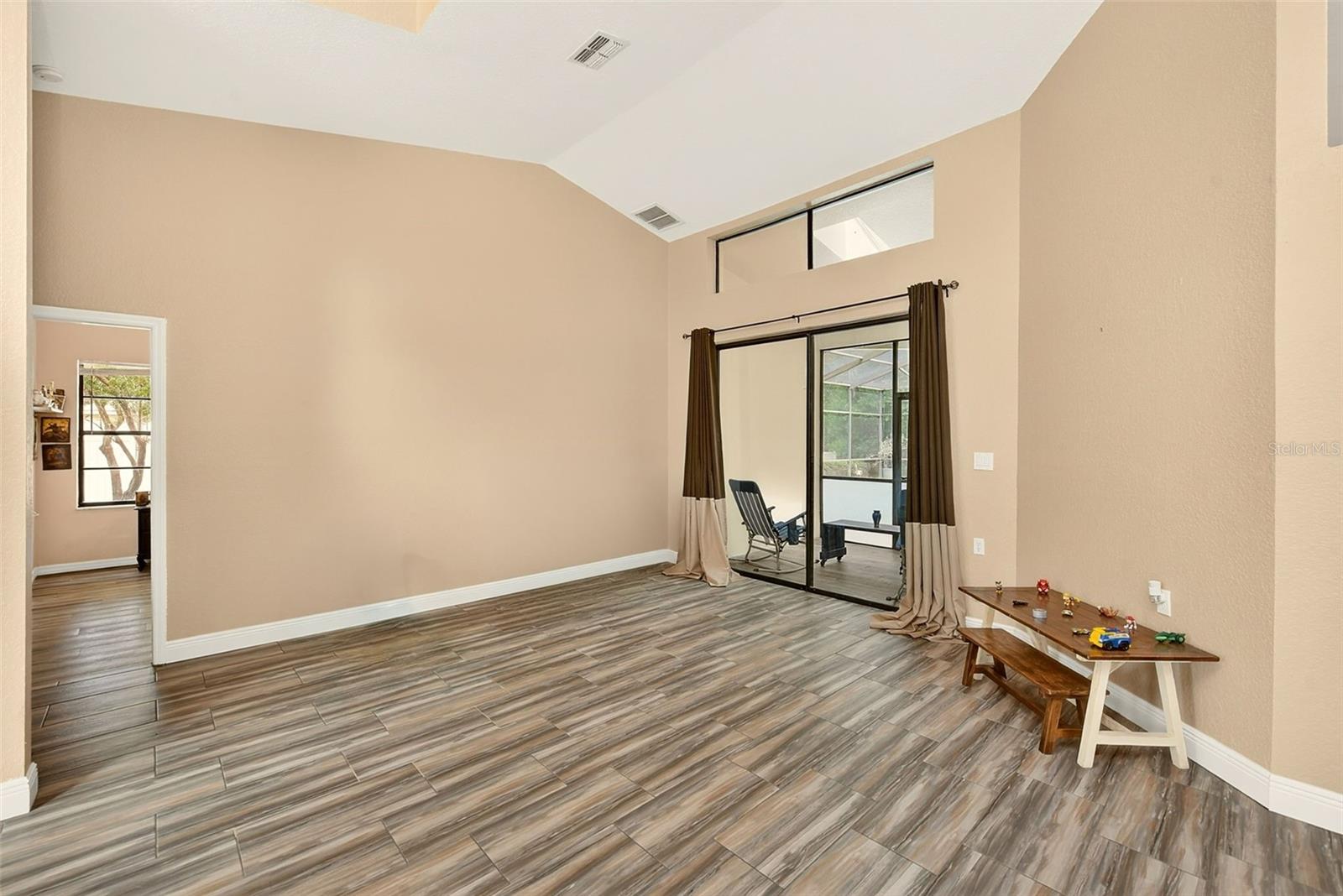 HUNTERS RIDGE - Residential