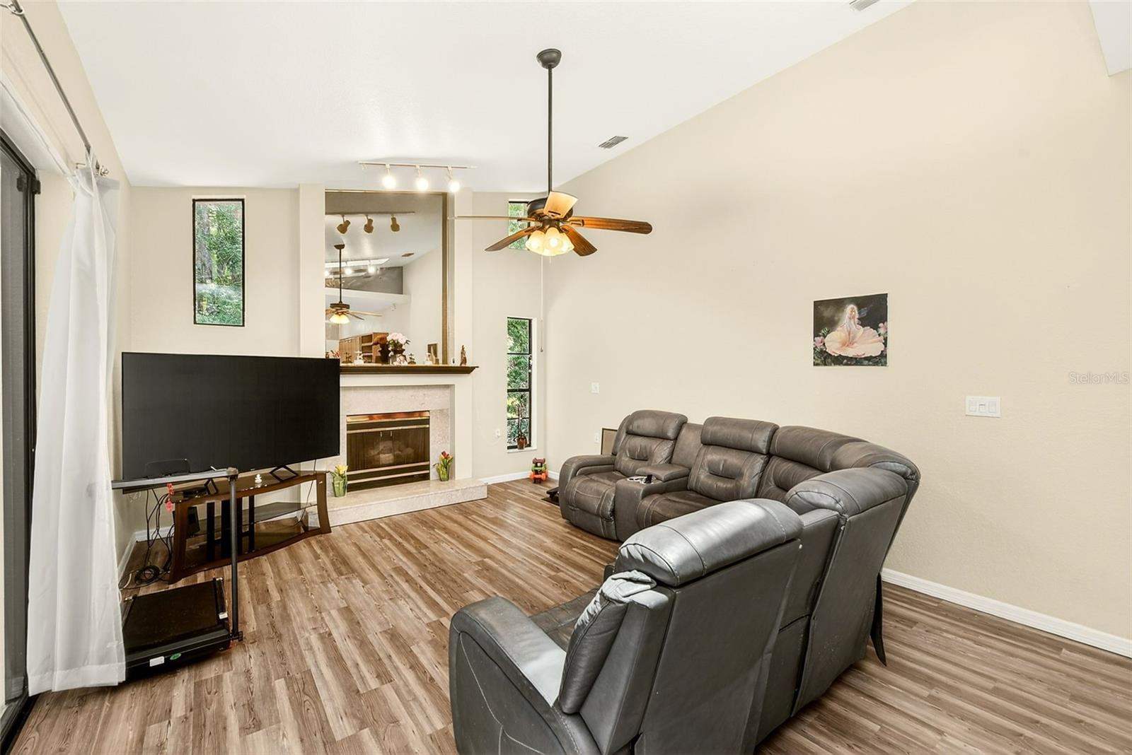 HUNTERS RIDGE - Residential