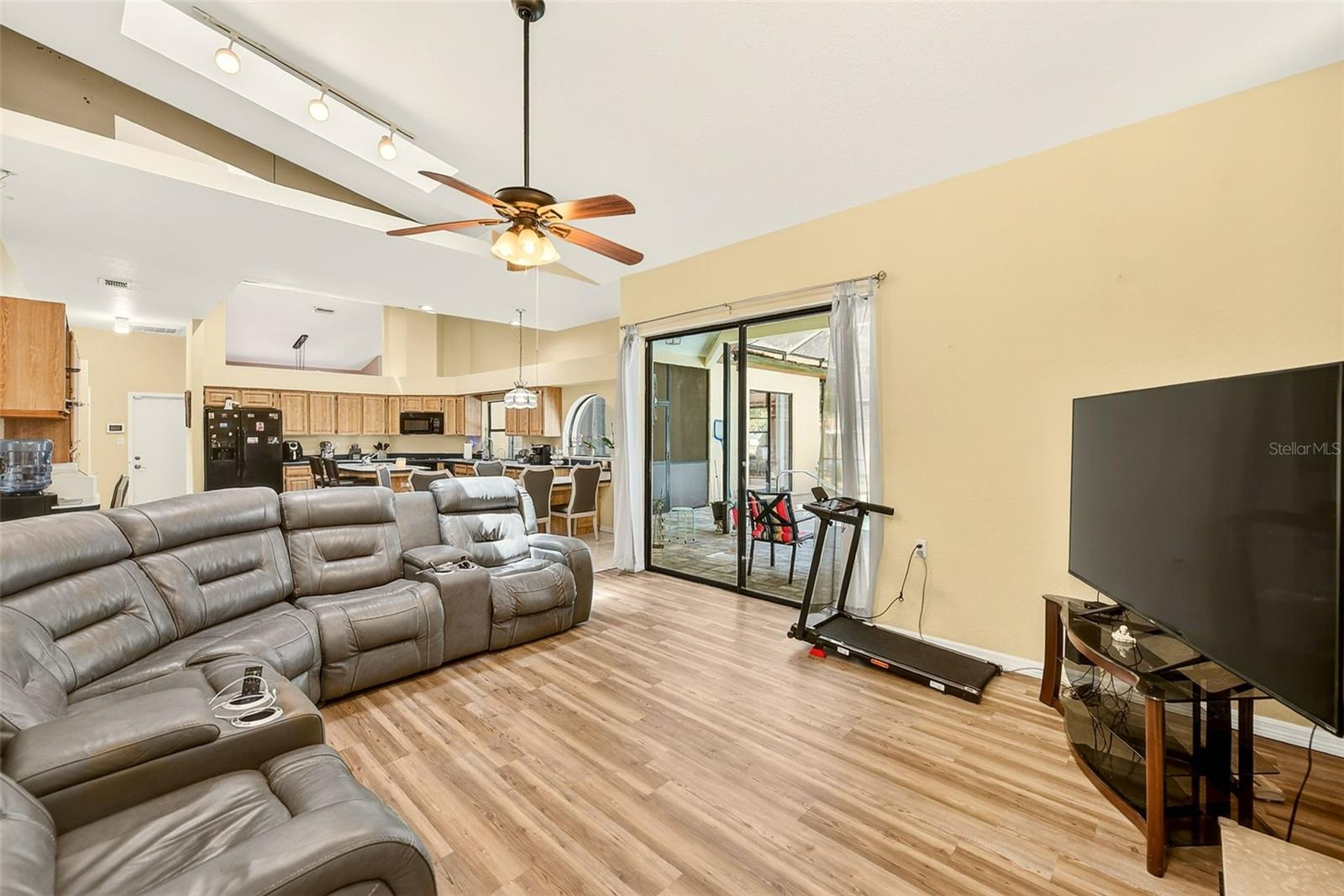 HUNTERS RIDGE - Residential