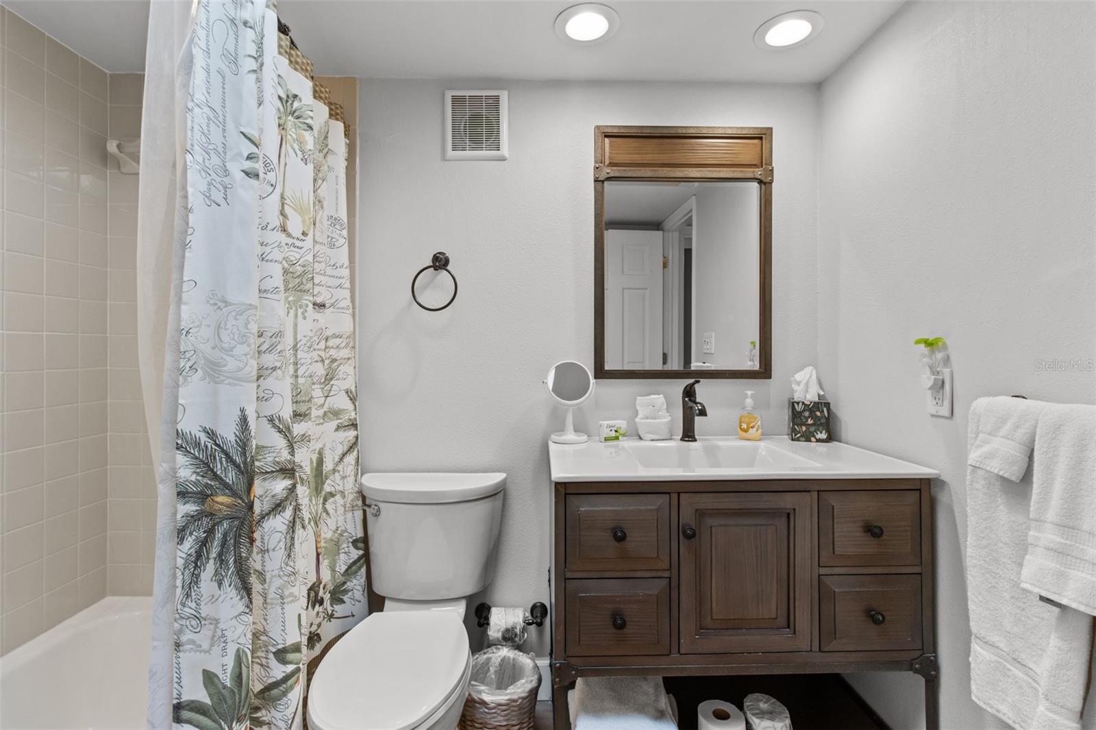 SAND DUNES THE CONDO - Residential Lease