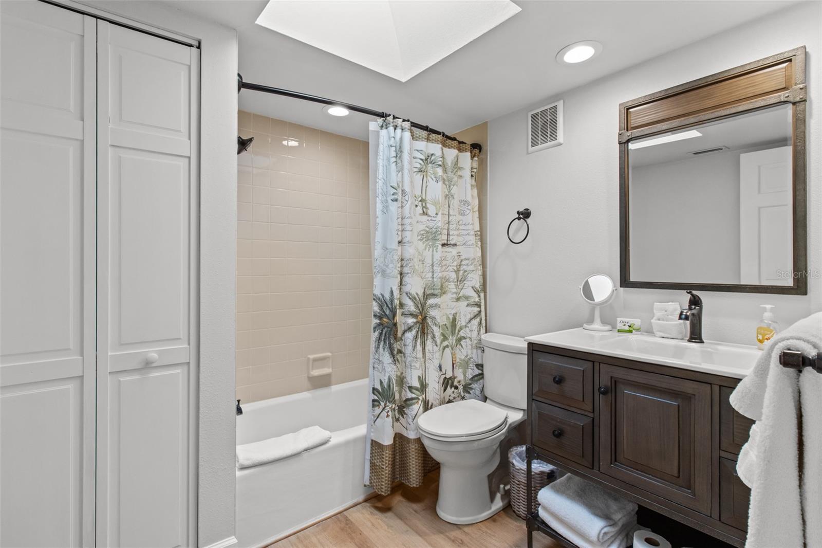 SAND DUNES THE CONDO - Residential Lease