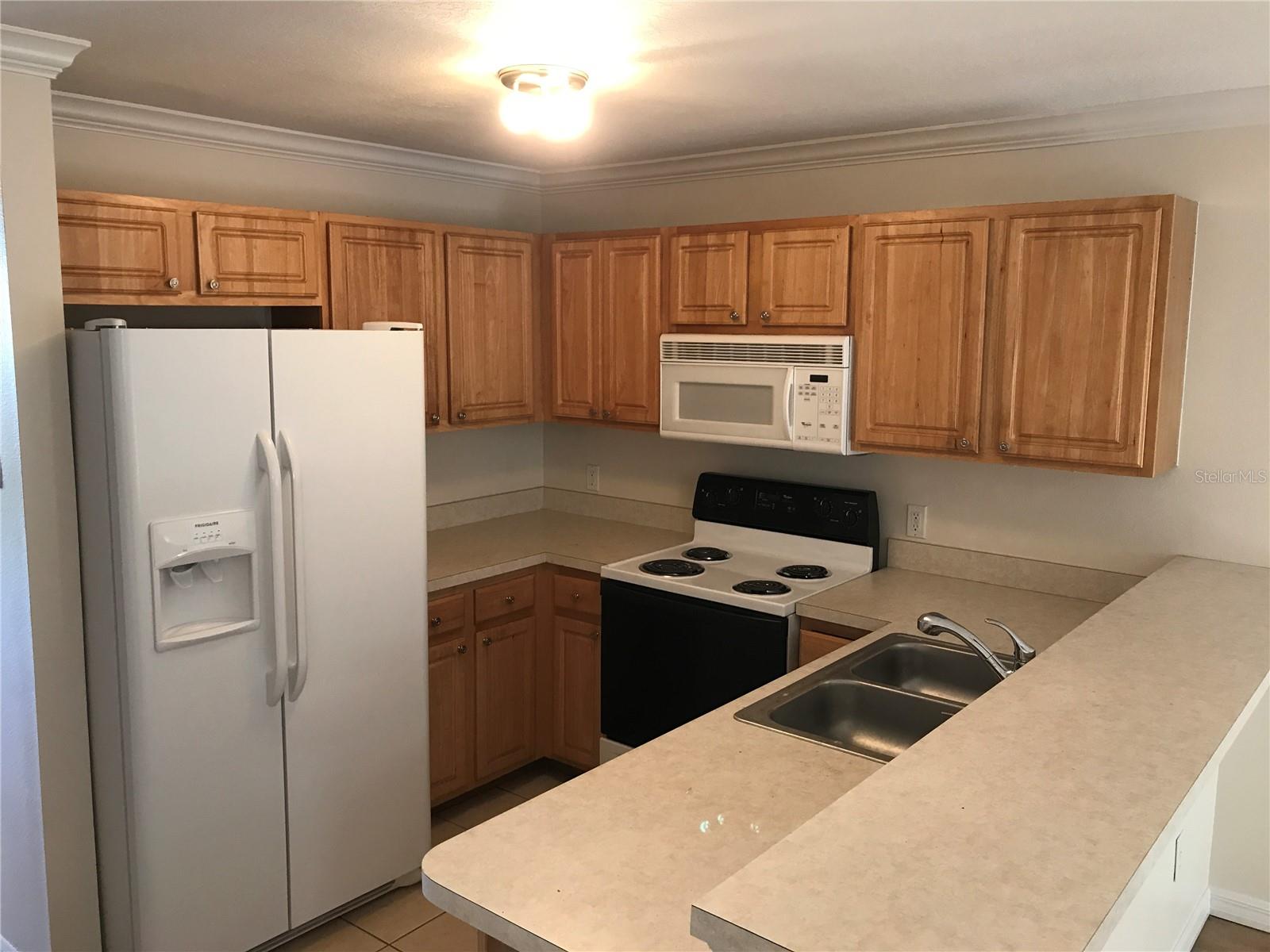 RIO HILLS TWNHS - Residential Lease