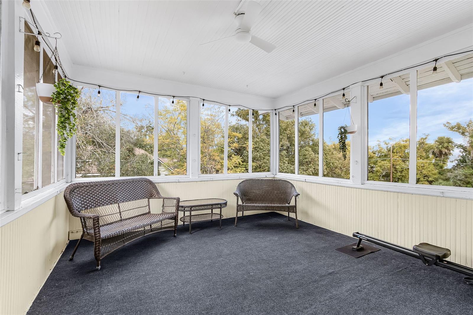 DAUGHTREYS ADD TO ARCADIA - Residential