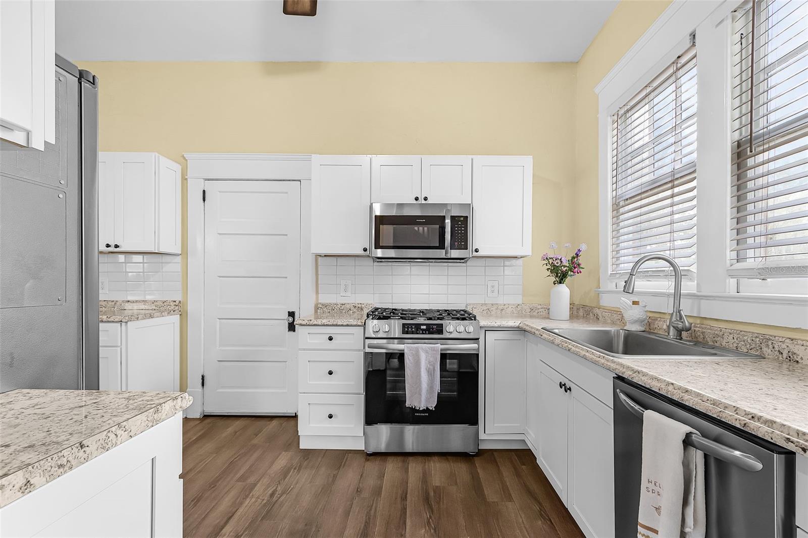 DAUGHTREYS ADD TO ARCADIA - Residential