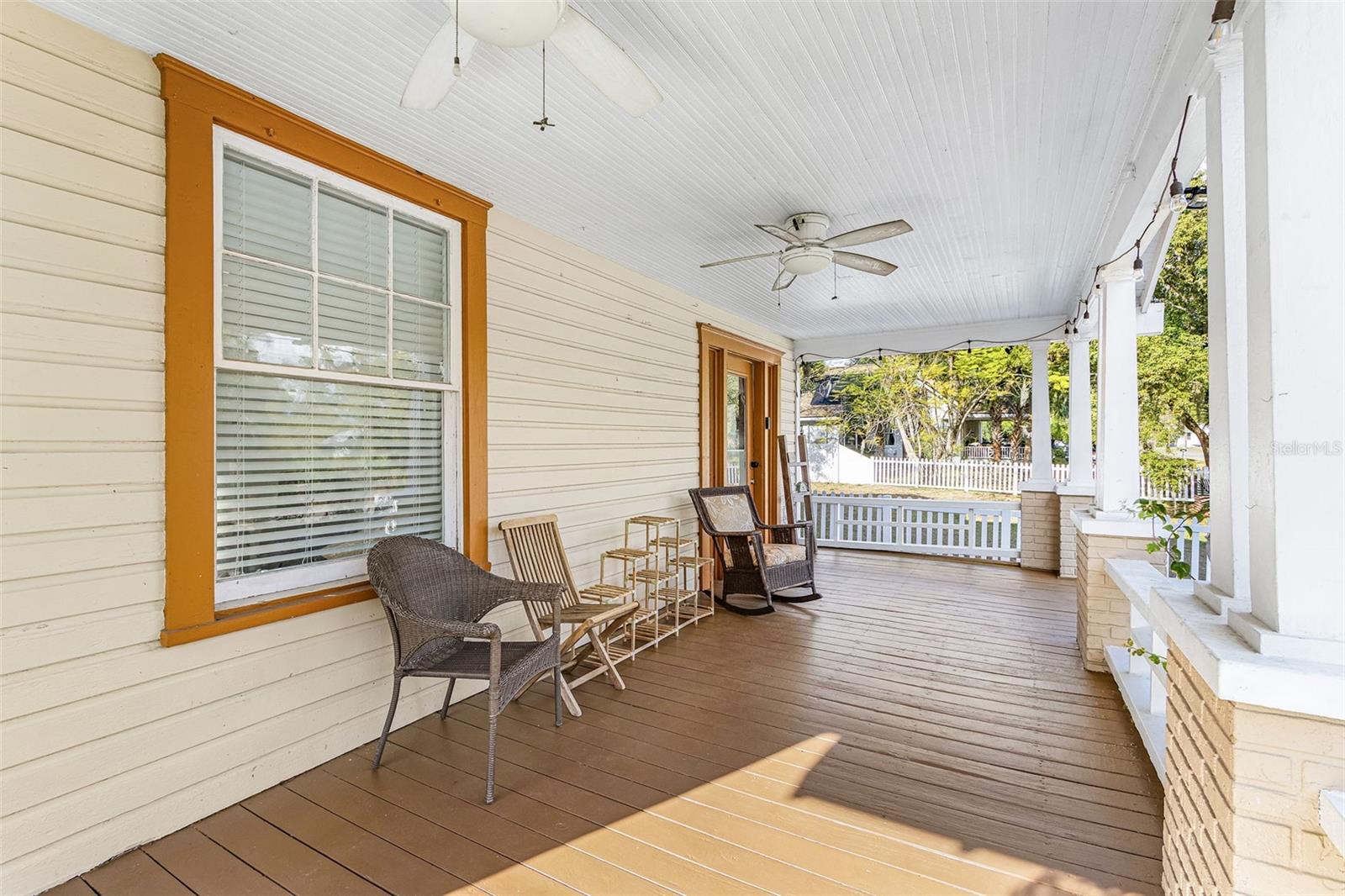 DAUGHTREYS ADD TO ARCADIA - Residential