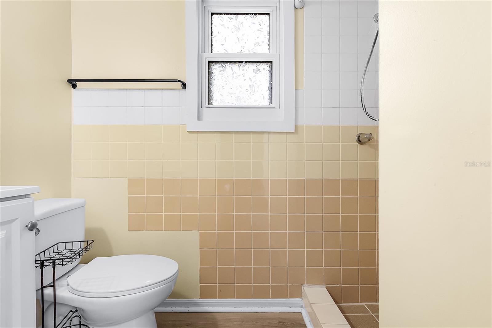 DAUGHTREYS ADD TO ARCADIA - Residential