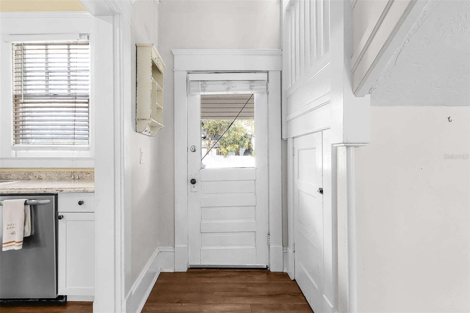 DAUGHTREYS ADD TO ARCADIA - Residential