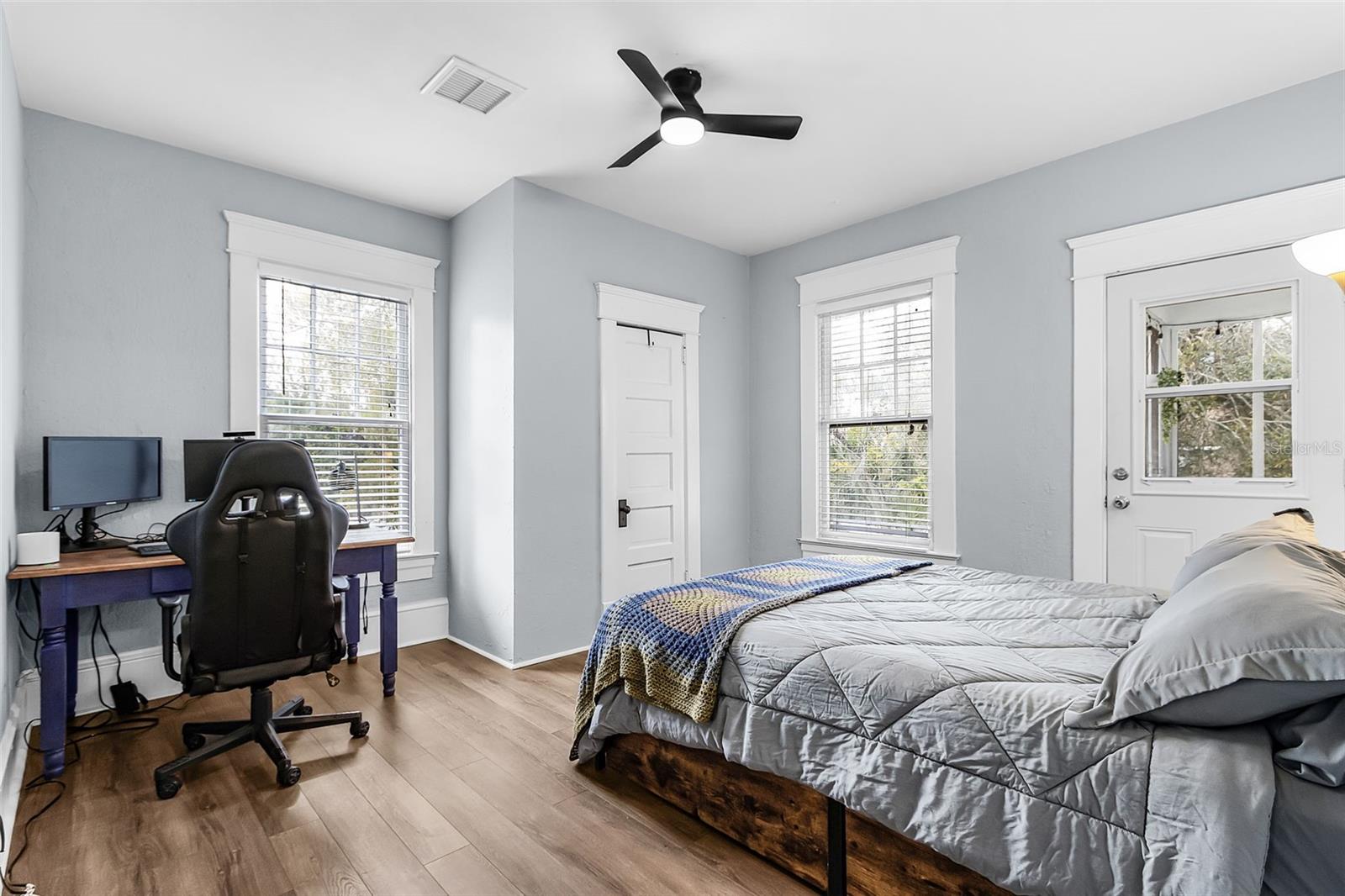 DAUGHTREYS ADD TO ARCADIA - Residential