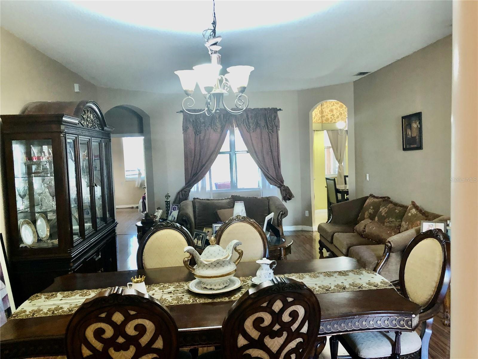 1838 PALMERSTON CIRCLE