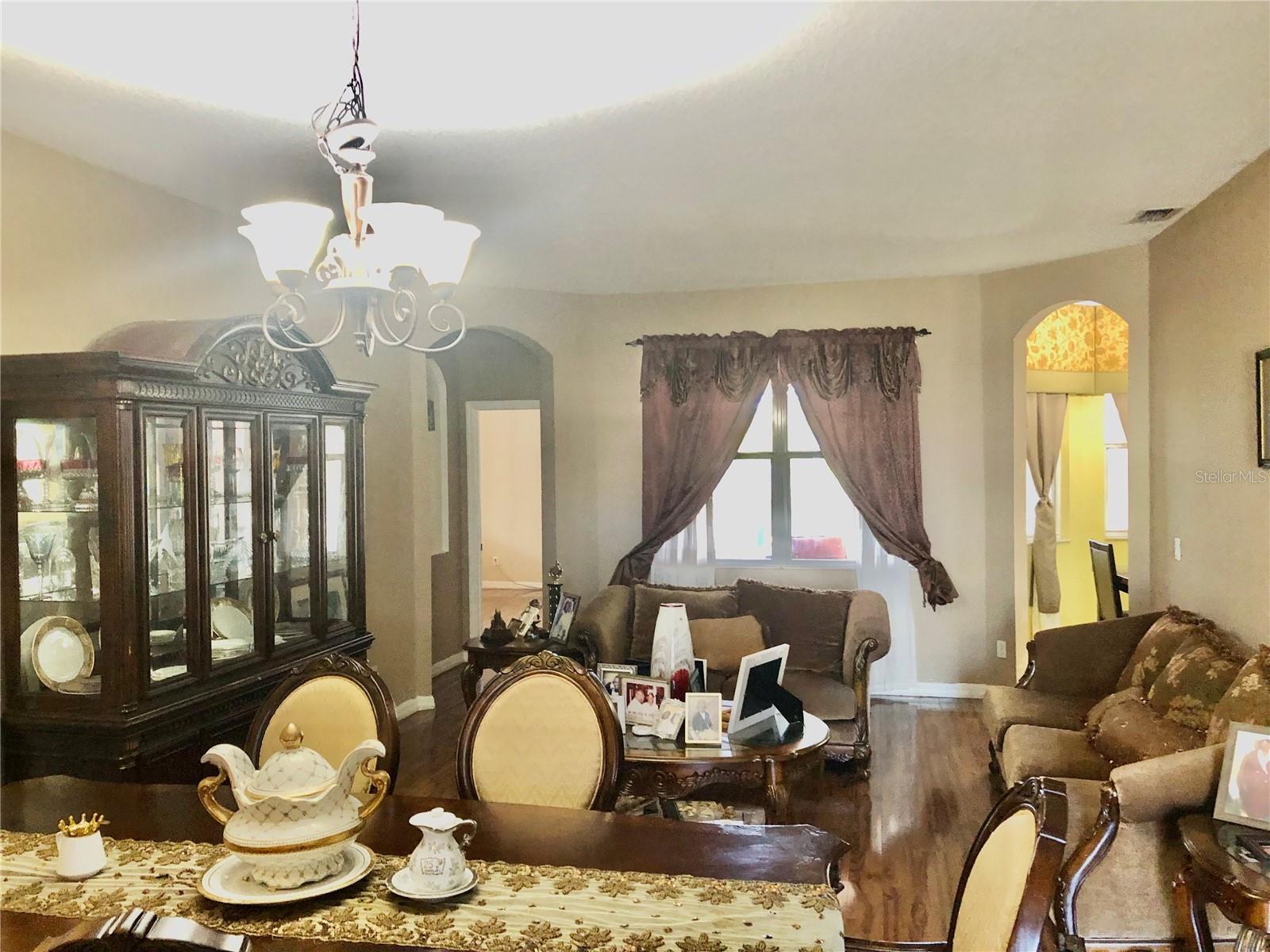 1838 PALMERSTON CIRCLE