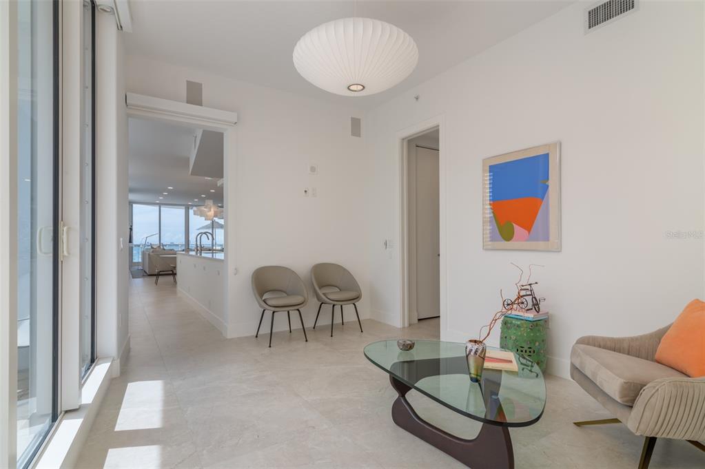 MARINA TOWER - Residential